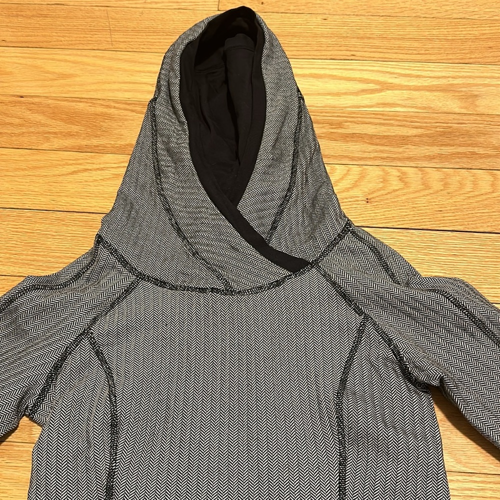 🍋Lululemon Pullover - Picture 3 of 6